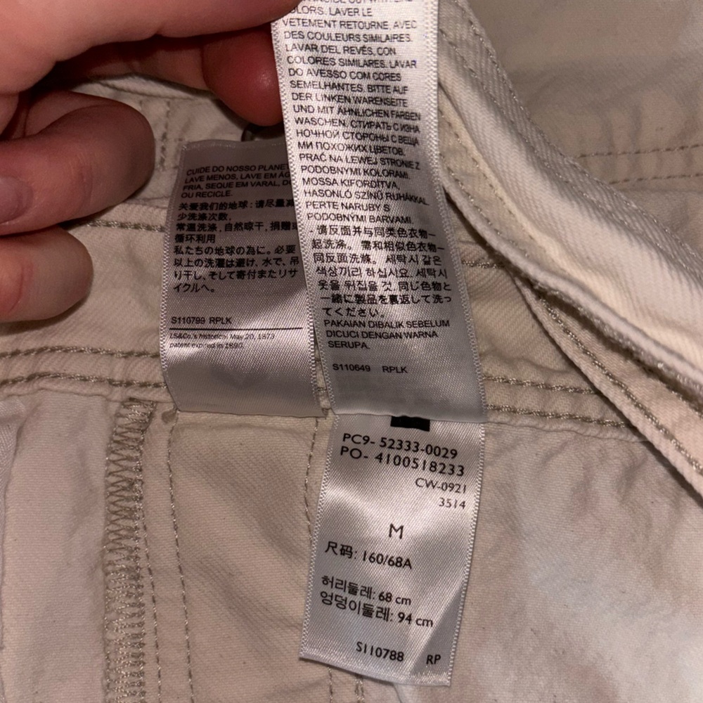 Levi’s White Utility Shorts Overalls Size Medium - Picture 12 of 14